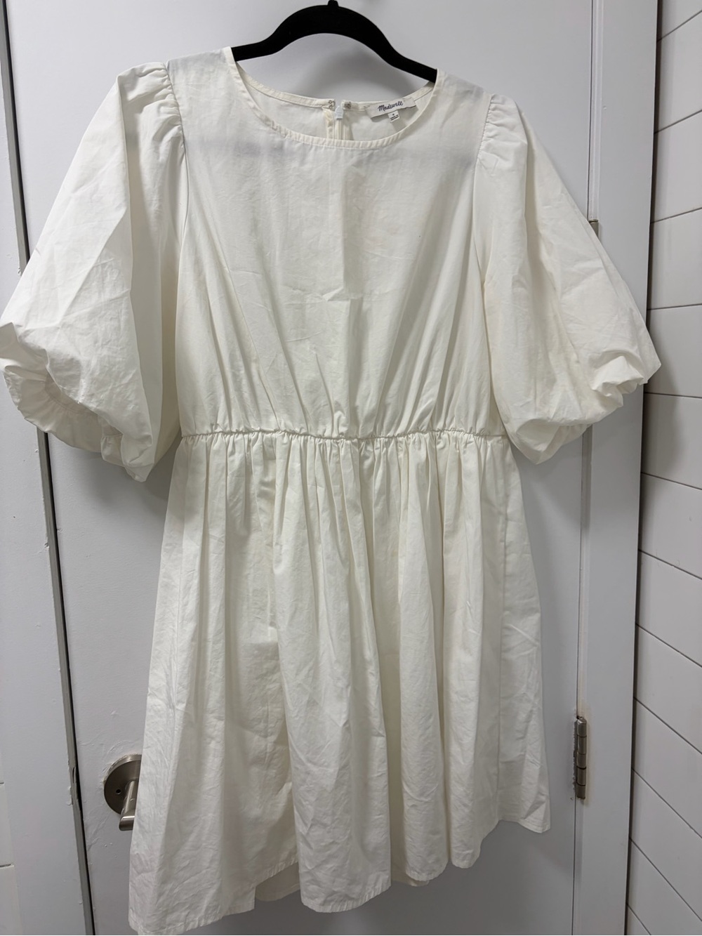 Women’s Puff-Sleeve Cotton Dress in White